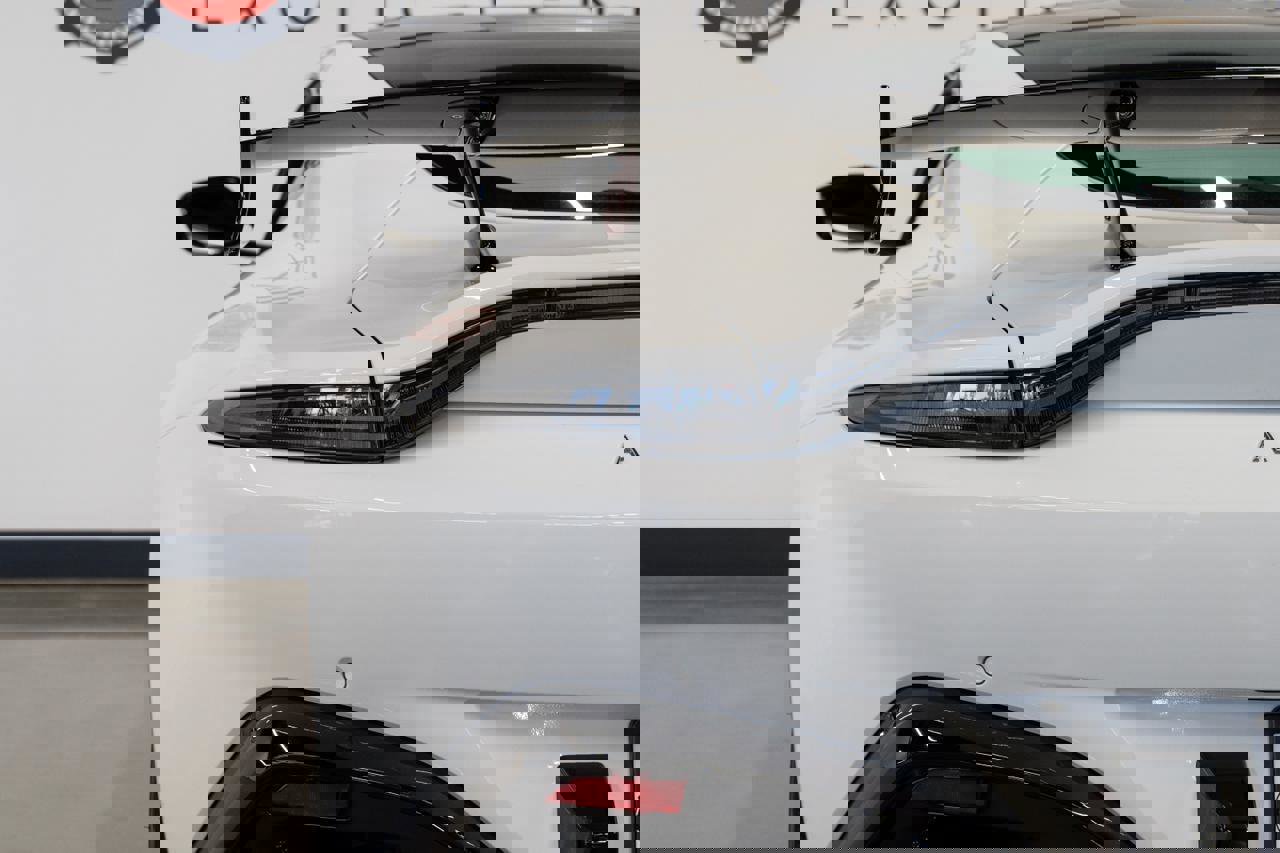 Used 2023 Aston Martin V8 Vantage Coupe image 20