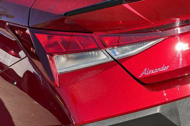 Used 2025 Hyundai Elantra Sport image 27