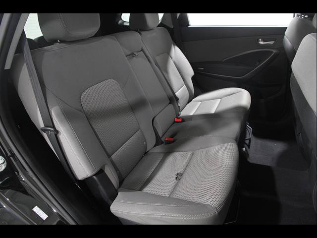 Used 2017 Hyundai Santa Fe SE AWD/4WD image 16