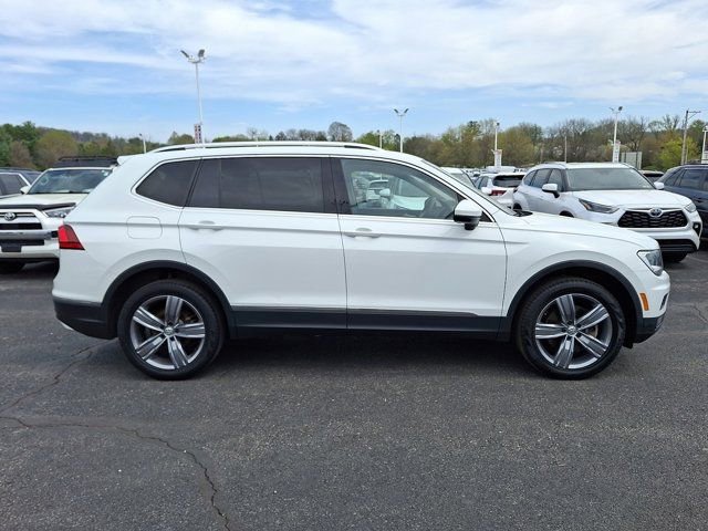 Certified 2020 Volkswagen Tiguan SEL w/ 3rd Row Seat Package image 9