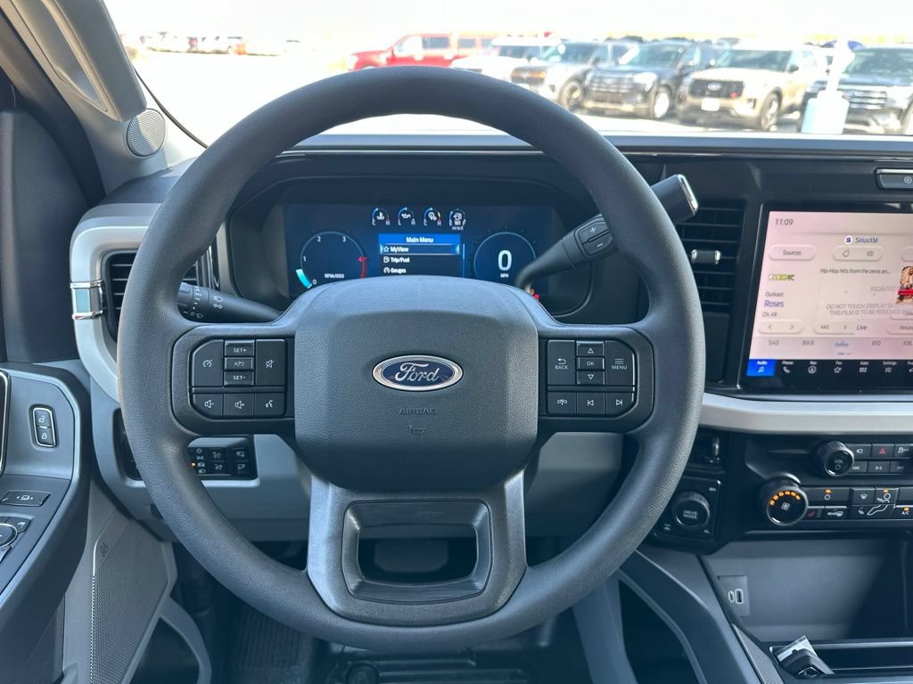 New 2026 Ford F350 XLT w/ XLT Premium Package AWD/4WD image 18