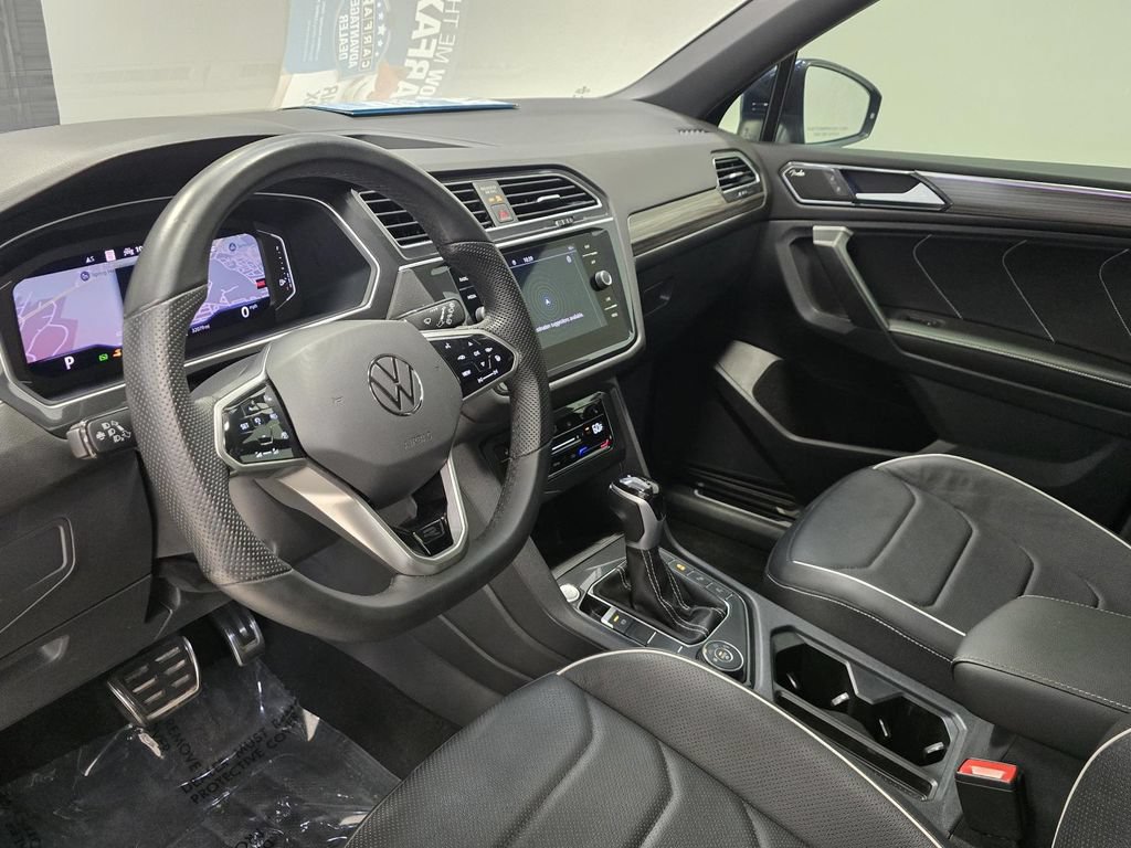Used 2024 Volkswagen Tiguan SEL R-Line AWD/4WD image 28