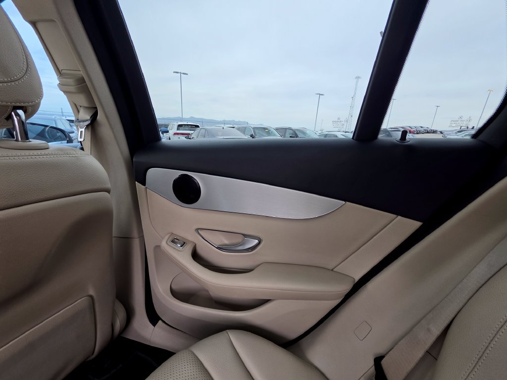 Used 2022 Mercedes-Benz GLC 300 image 23