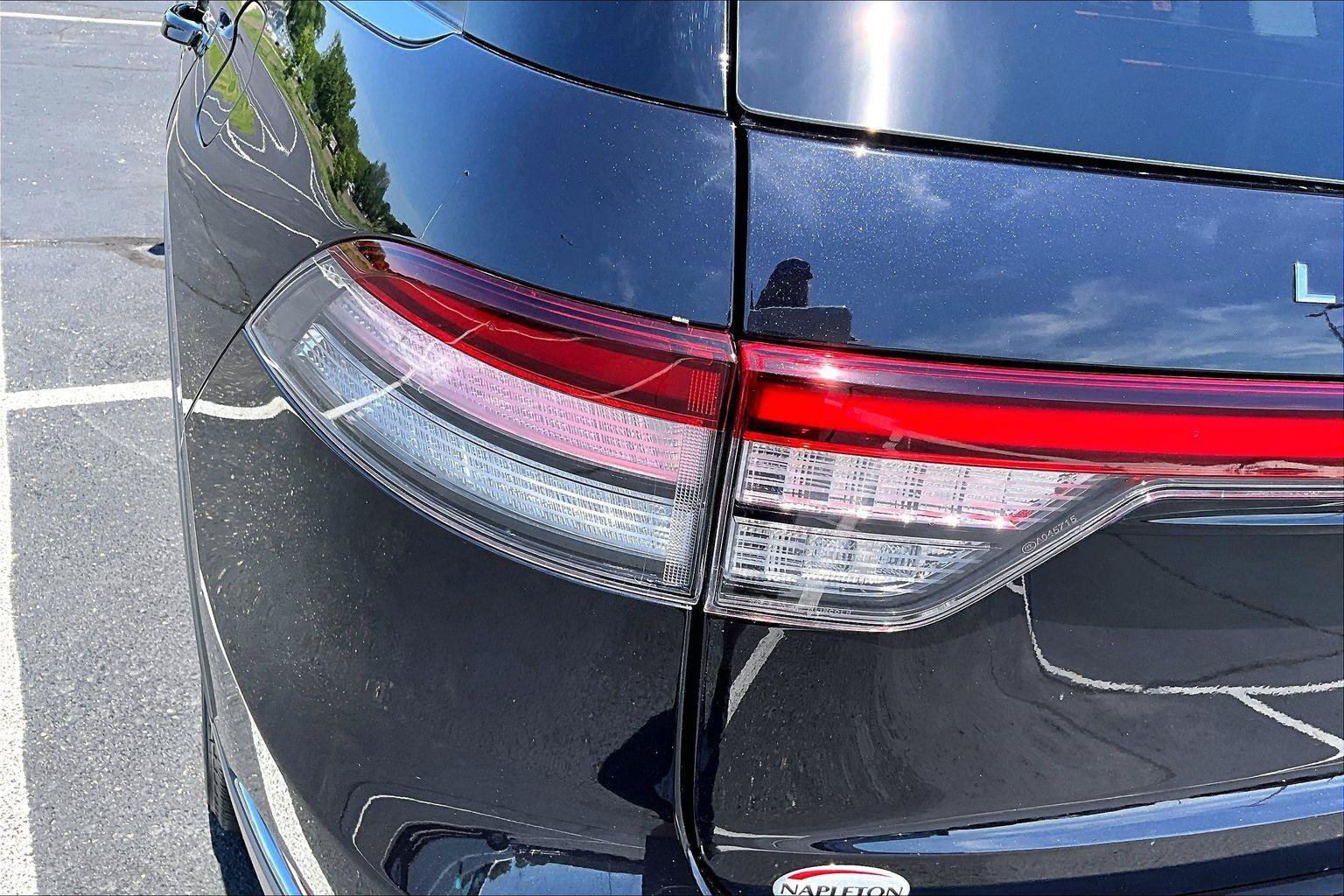 Used 2025 Lincoln Aviator AWD image 32