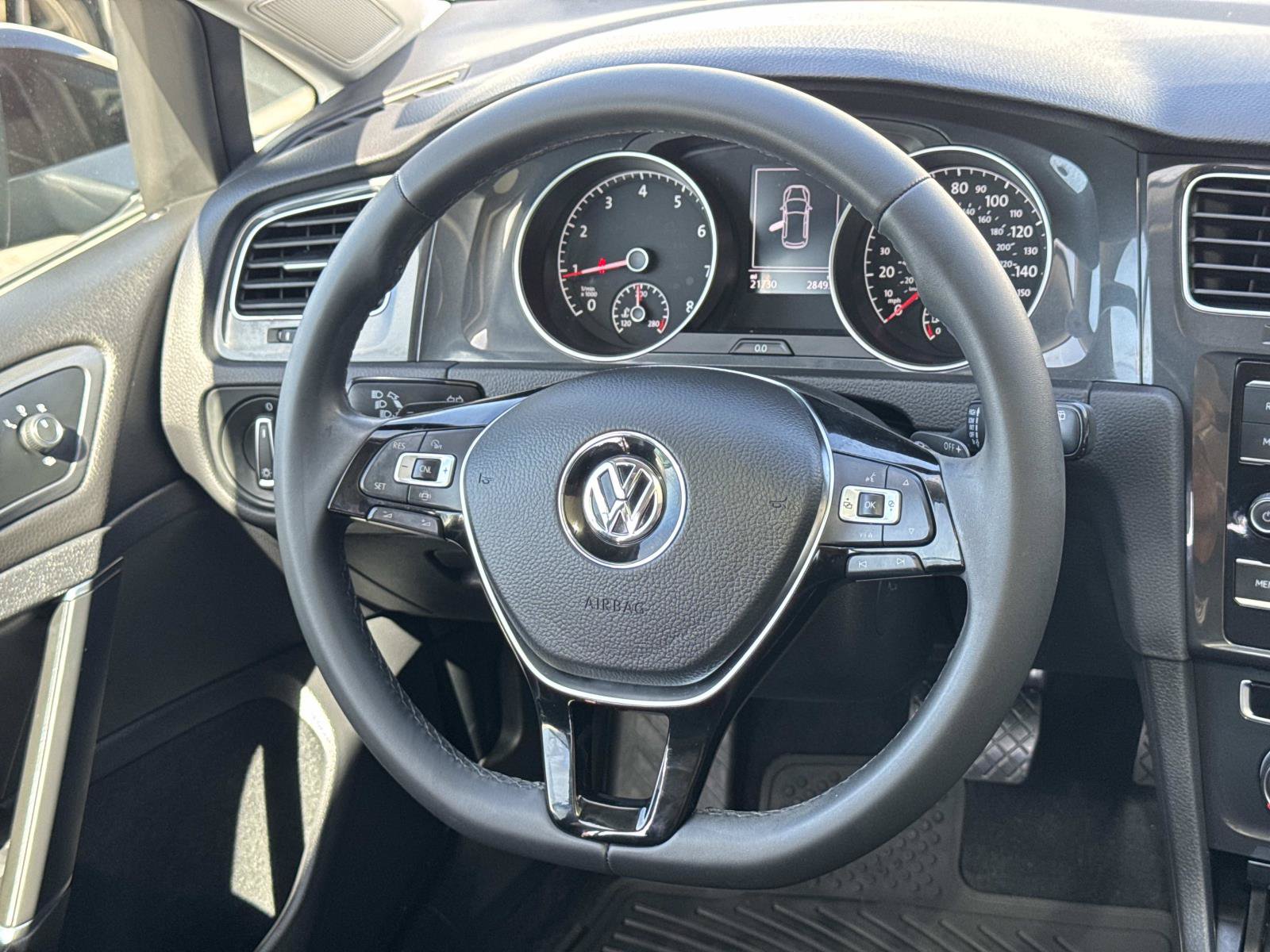 Used 2021 Volkswagen Golf 4-Door FWD image 10