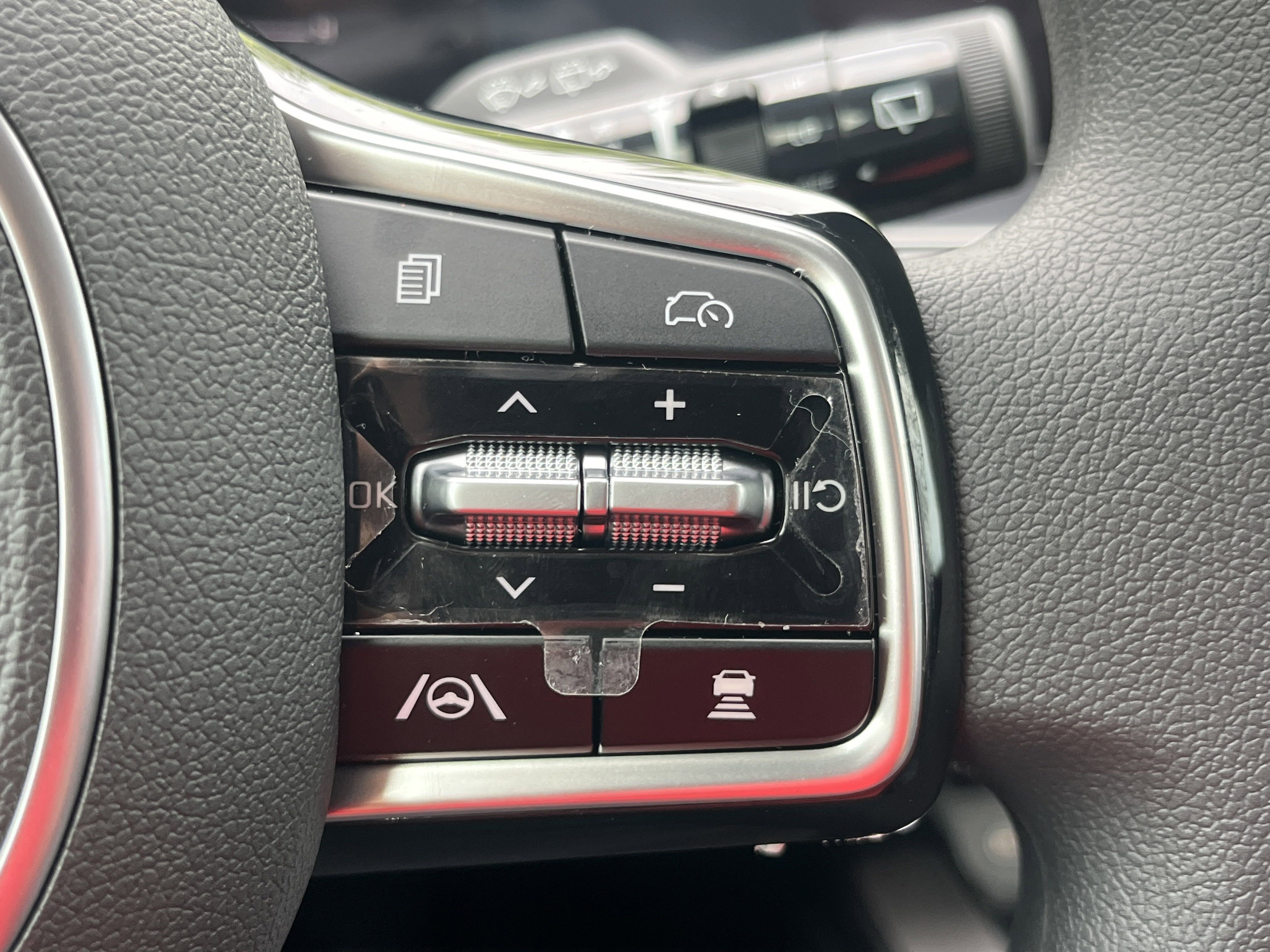 New 2025 Kia Sorento LX image 14