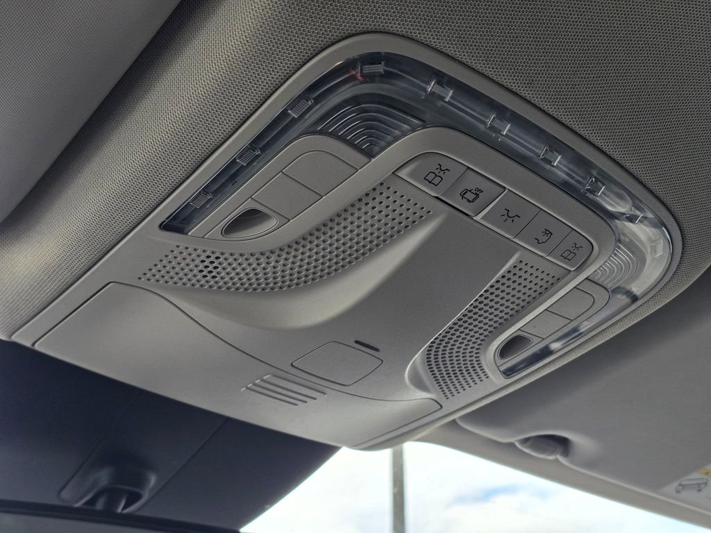 Used 2019 Mercedes-Benz Metris Passenger image 28