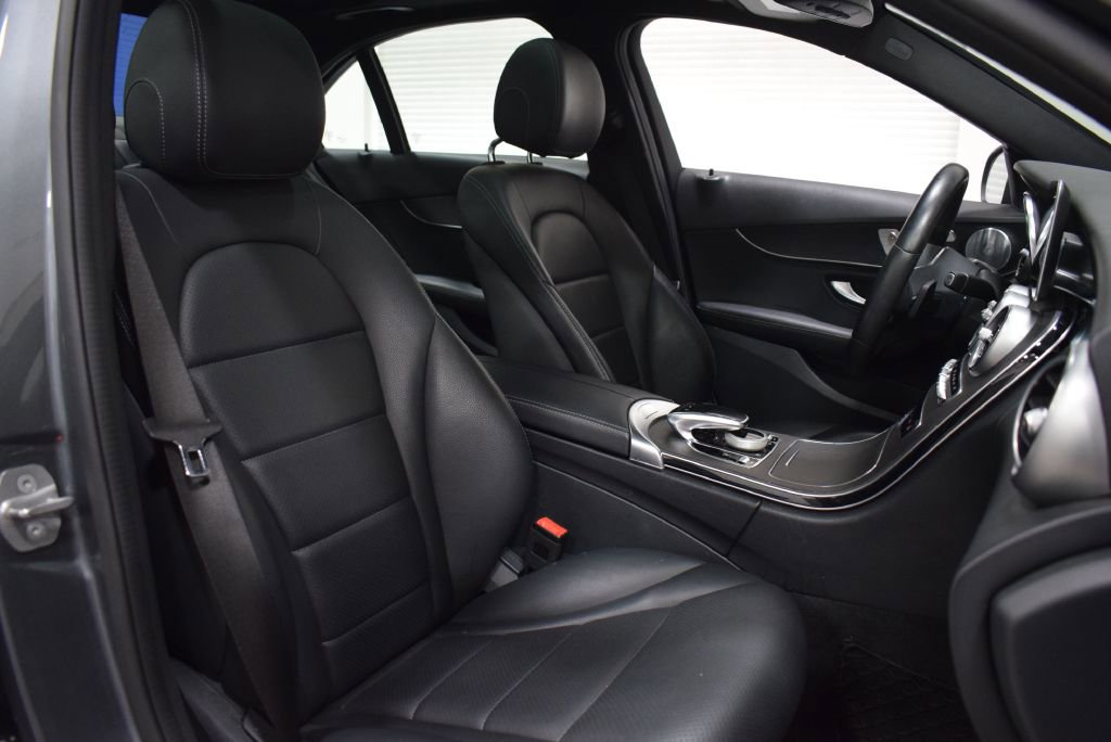 Used 2021 Mercedes-Benz C 300 4MATIC Sedan w/ Driver Assistance Package image 21