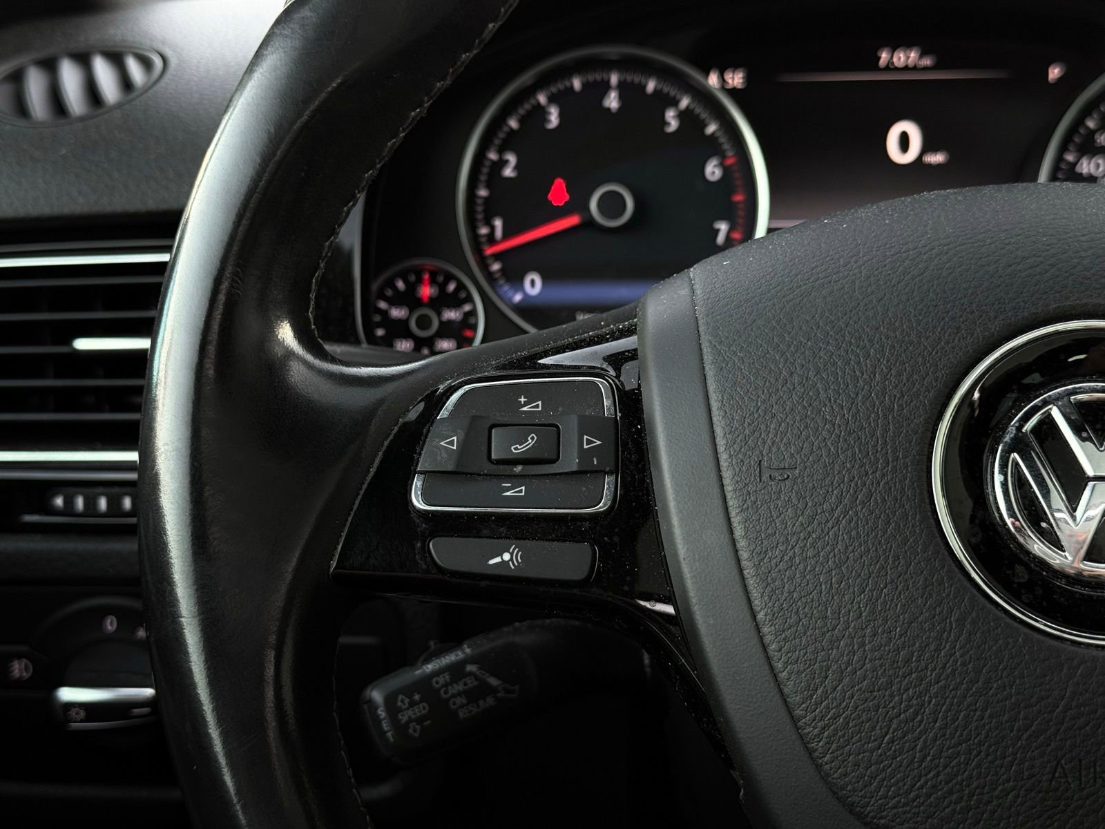 Used 2017 Volkswagen Touareg Wolfsburg Edition AWD/4WD image 34