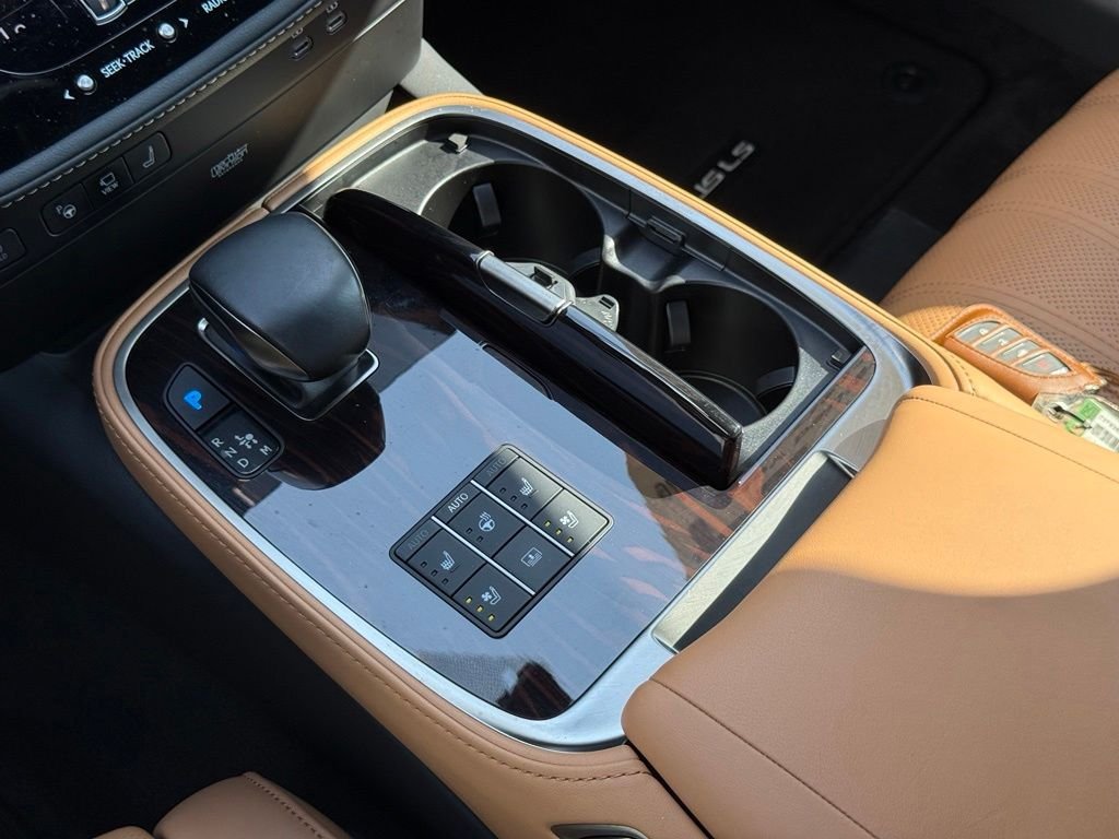 Certified 2024 Lexus LS 500 w/ Luxury Package RWD image 34