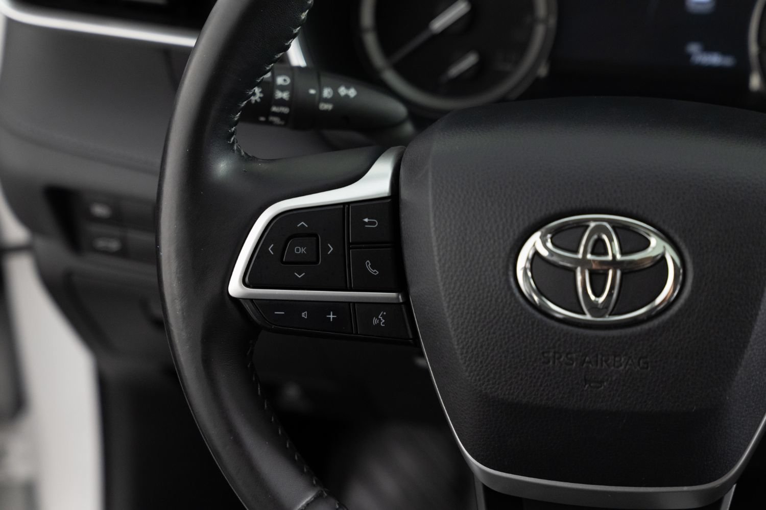 Used 2022 Toyota Highlander XLE FWD image 33