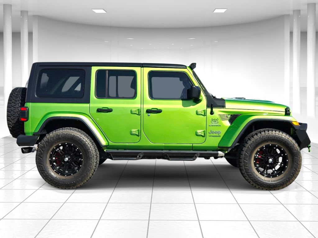 Used 2018 Jeep Wrangler Unlimited Sahara w/ Safety Group AWD/4WD image 2