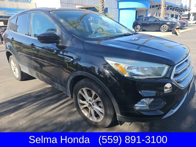 Used 2017 Ford Escape SE FWD image 3