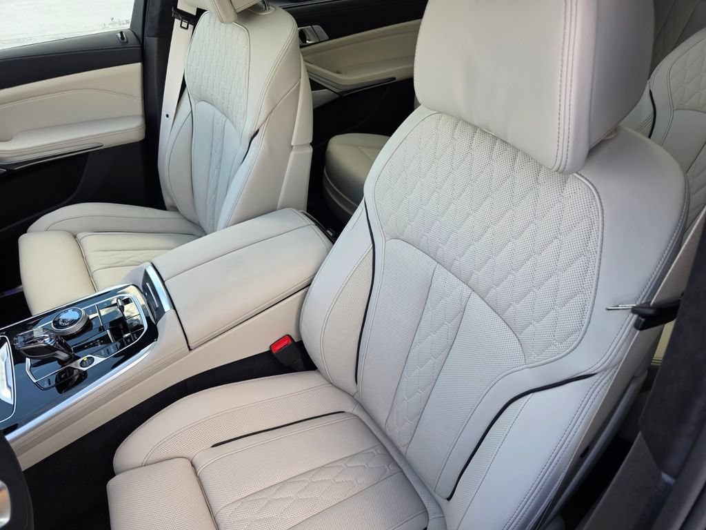 New 2026 BMW ALPINA XB7 AWD/4WD image 9