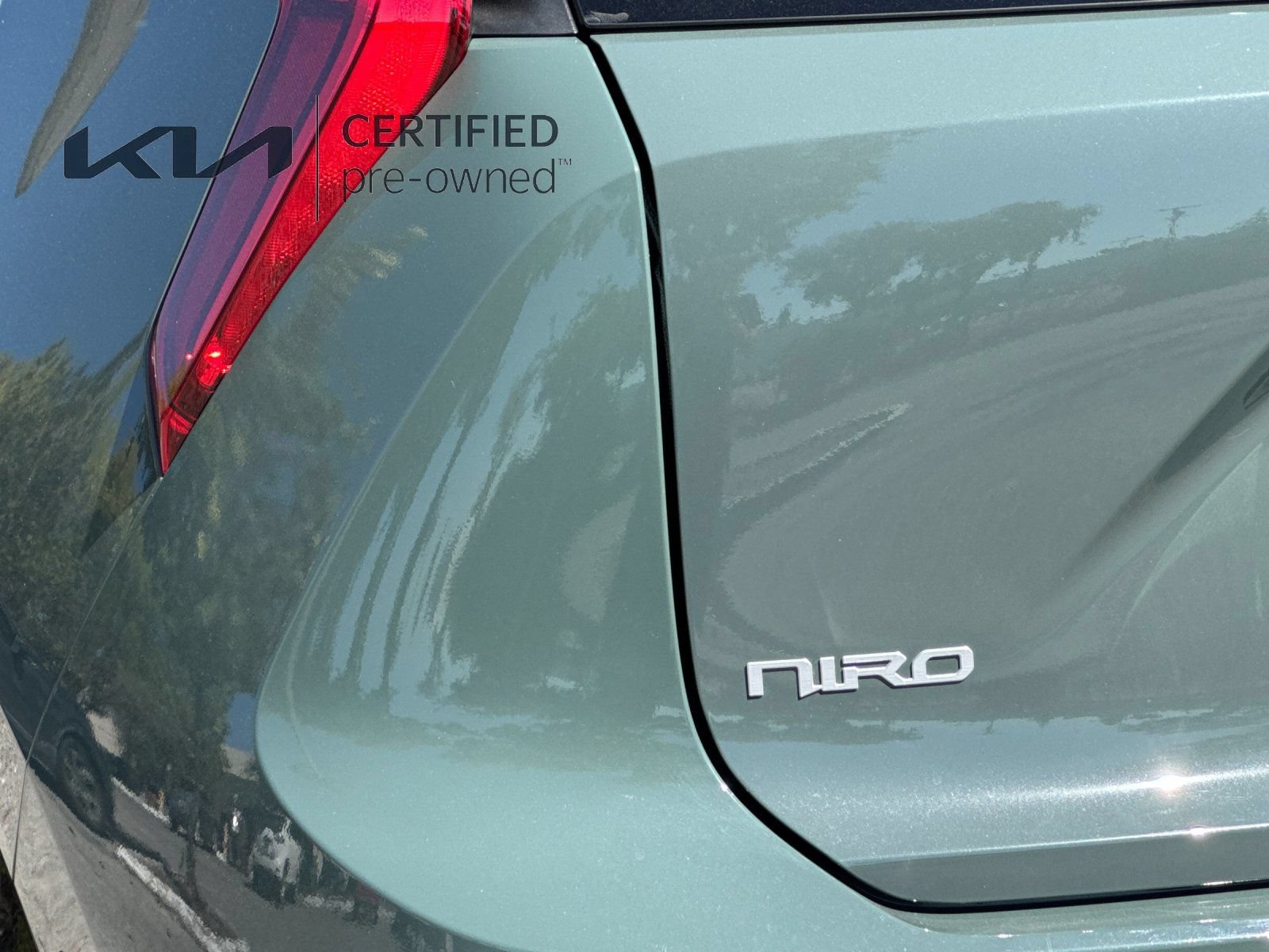 Certified 2024 Kia Niro Wave w/ Wave Preserve Package FWD image 27