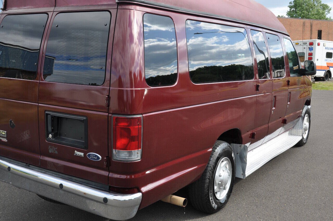 Used 2010 Ford E-350 and Econoline 350 XL RWD image 12