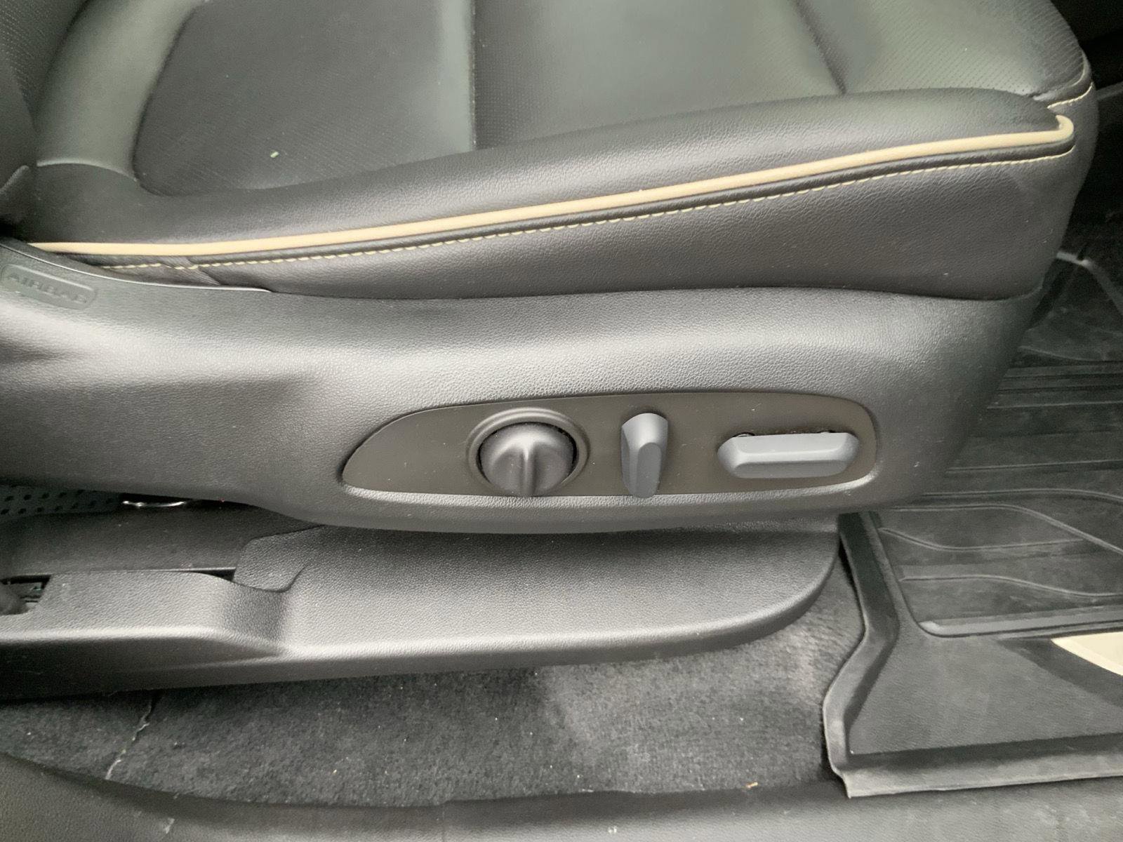 Used 2023 Chevrolet Traverse Premier w/ Redline Edition image 69