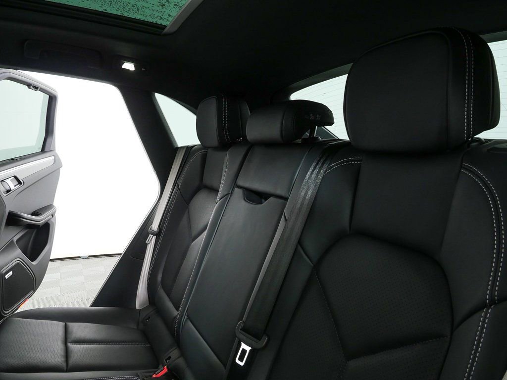New 2026 Porsche Macan S image 23
