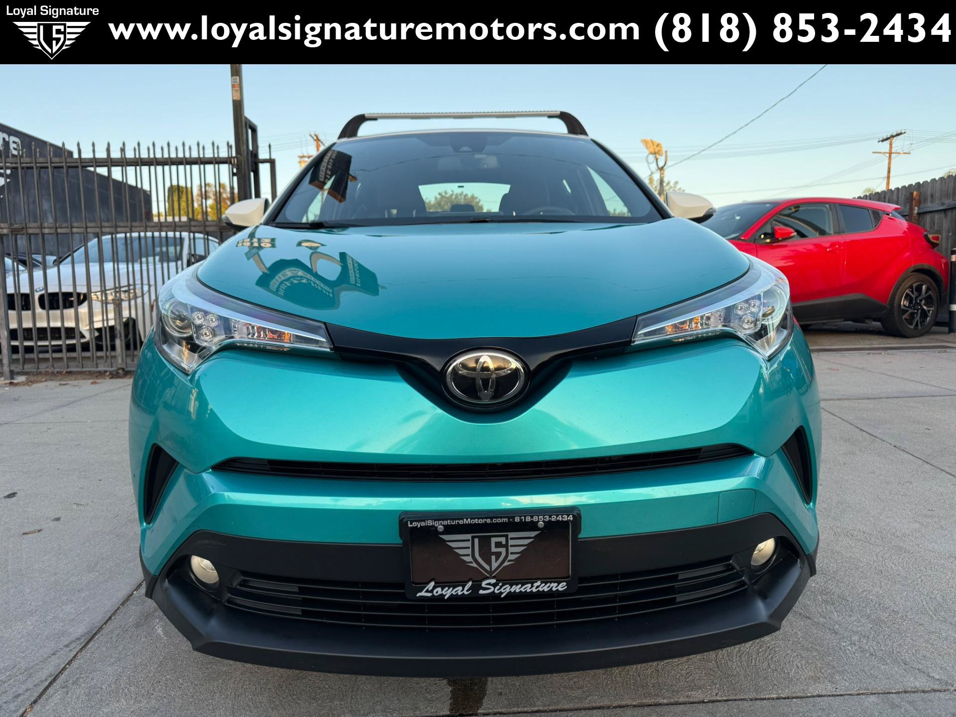 Used 2018 Toyota C-HR XLE FWD image 2