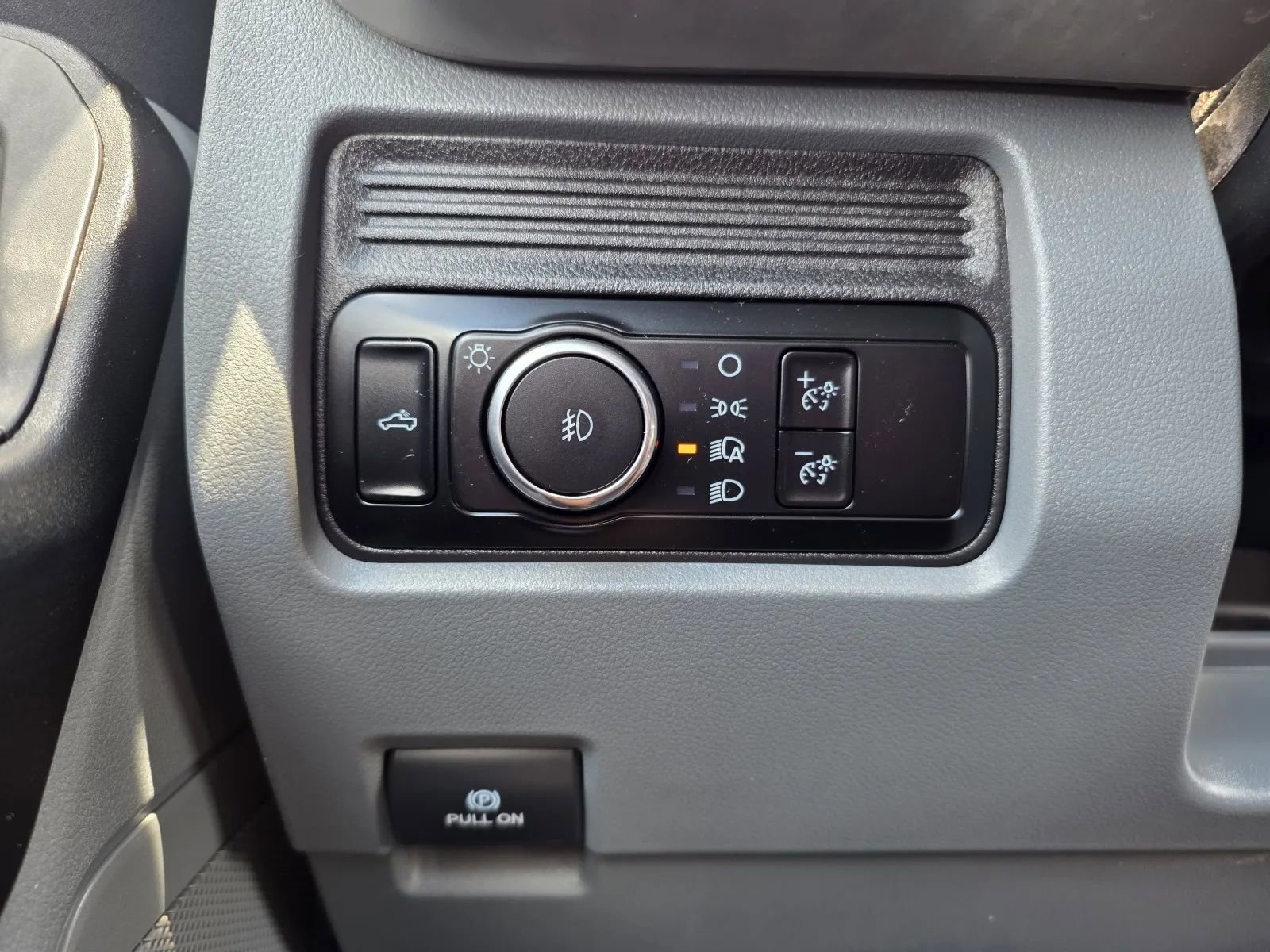 Used 2025 Ford F350 XL w/ FX4 Off-Road Package AWD/4WD image 15