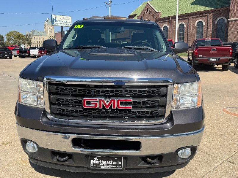 Used 2011 GMC Sierra 2500 SLT w/ SLT Convenience Package image 2