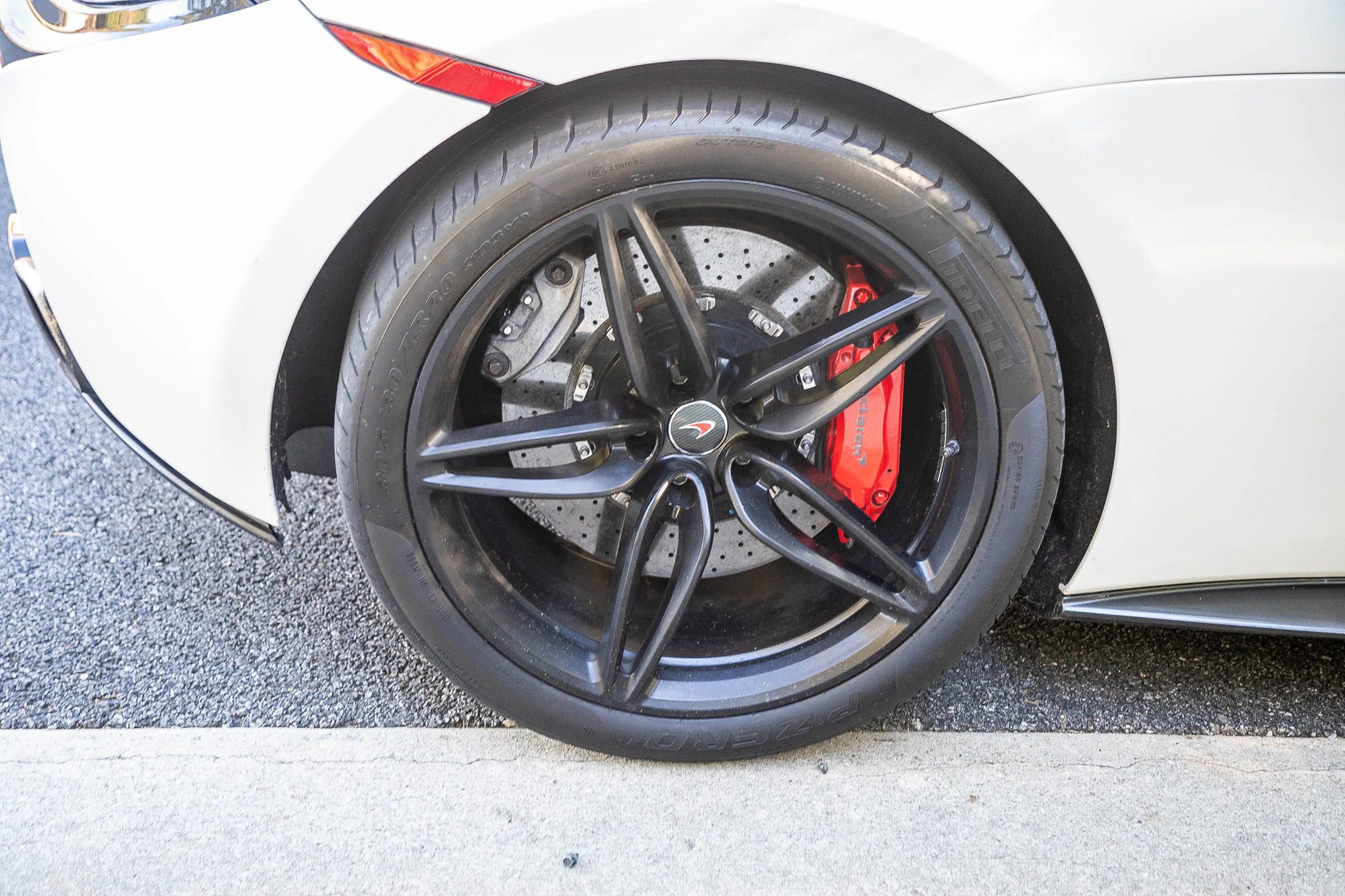 Used 2016 McLaren 570S Coupe image 13