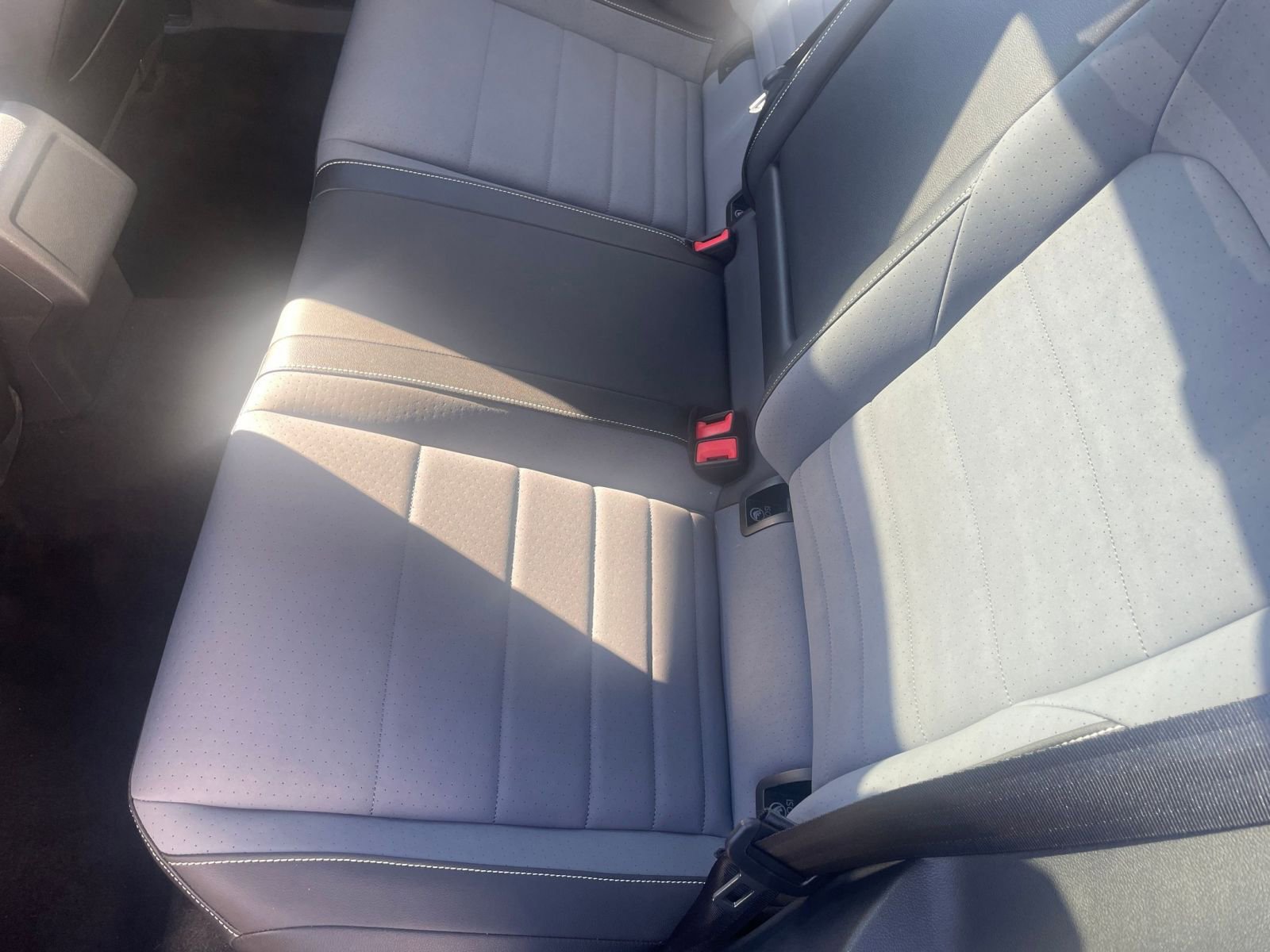 Used 2025 Volkswagen Jetta SE image 37