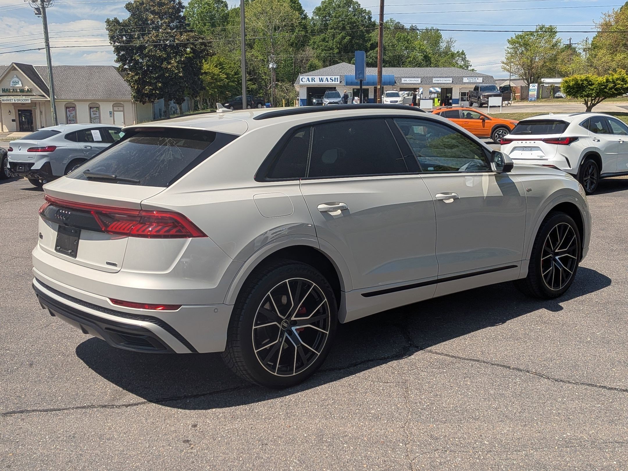 Used 2022 Audi Q8 Premium Plus w/ Premium Plus Package image 3