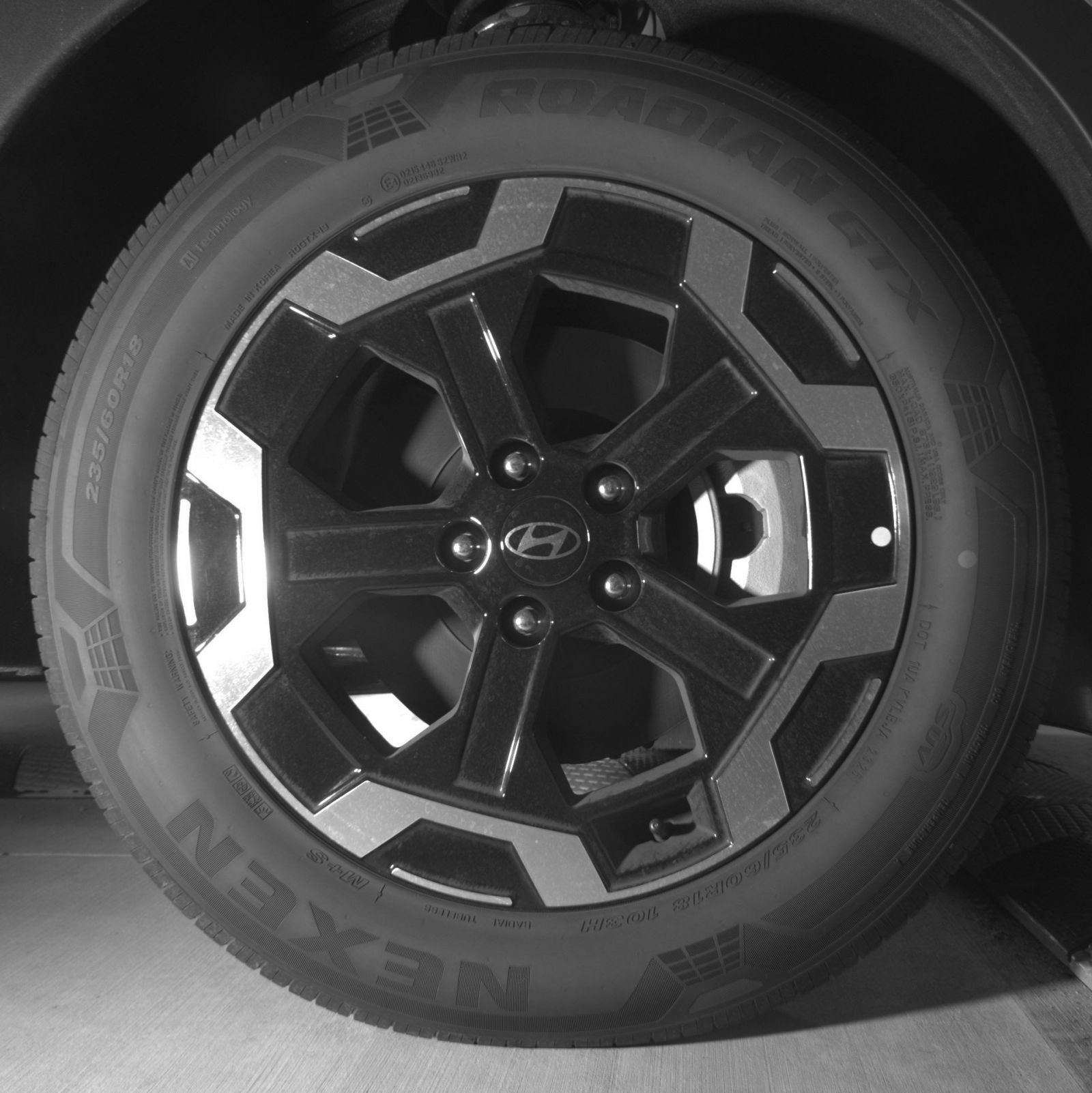 Used 2026 Hyundai Santa Fe SEL FWD image 16