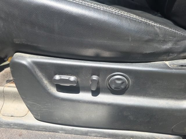 Used 2010 Chevrolet Avalanche LTZ AWD/4WD image 20