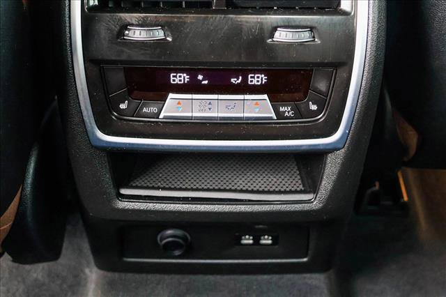 Used 2025 BMW X7 M60i AWD/4WD image 23