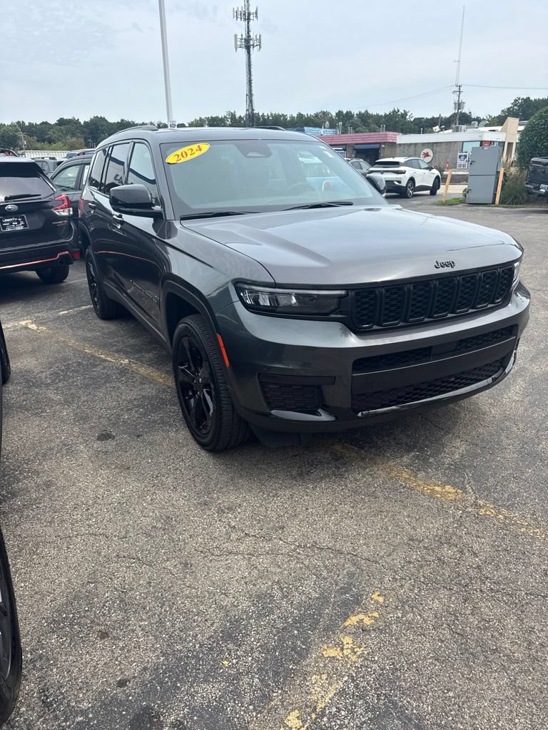 Certified 2024 Jeep Grand Cherokee L Altitude AWD/4WD image 2