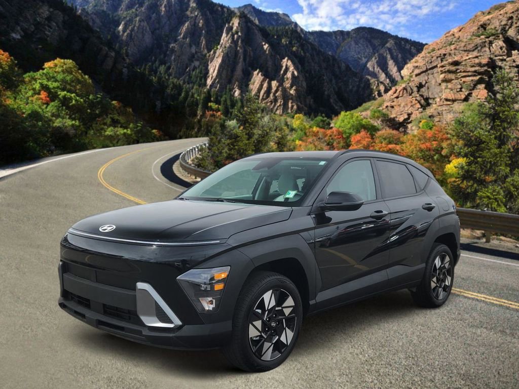 Used 2025 Hyundai Kona SEL AWD/4WD image 3