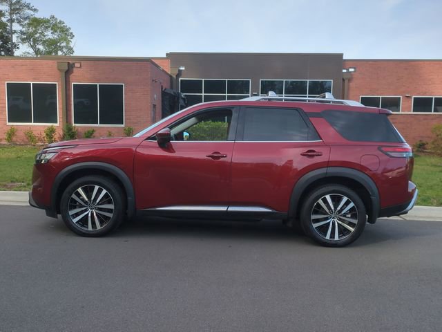 Used 2023 Nissan Pathfinder Platinum AWD/4WD image 10