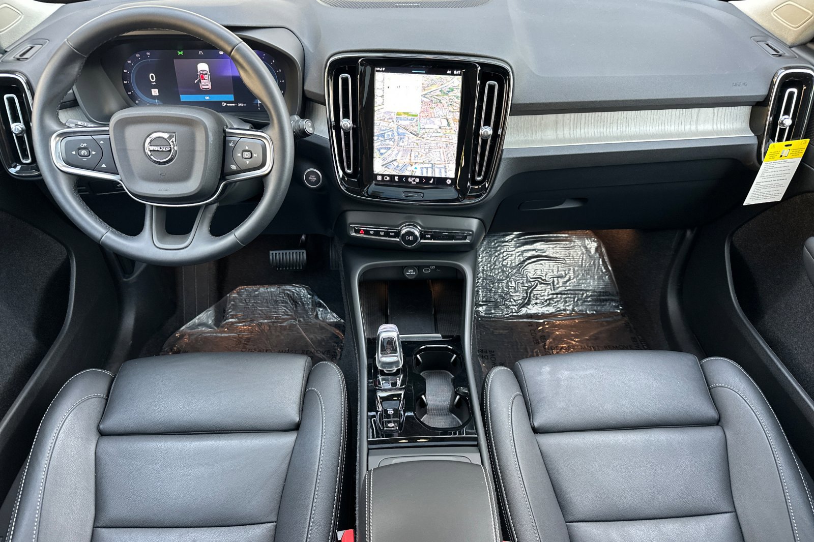 New 2025 Volvo XC40 B5 Plus w/ Climate Package image 15