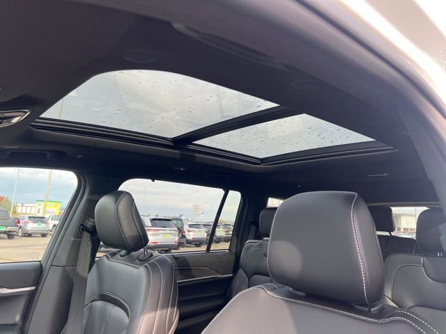 New 2025 Jeep Grand Cherokee L Limited w/ Luxury Tech Group II image 17