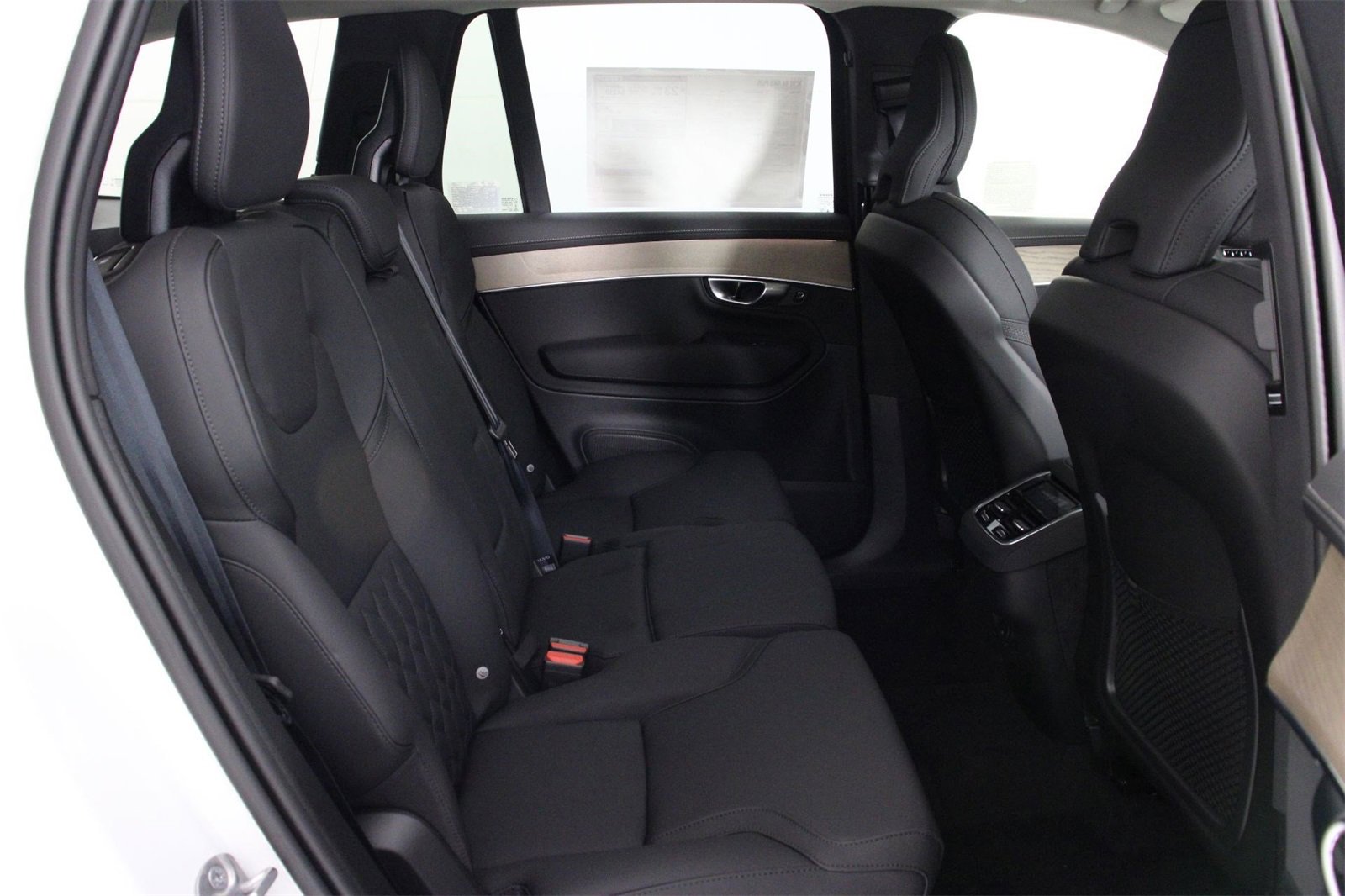 New 2025 Volvo XC90 B6 Plus image 11