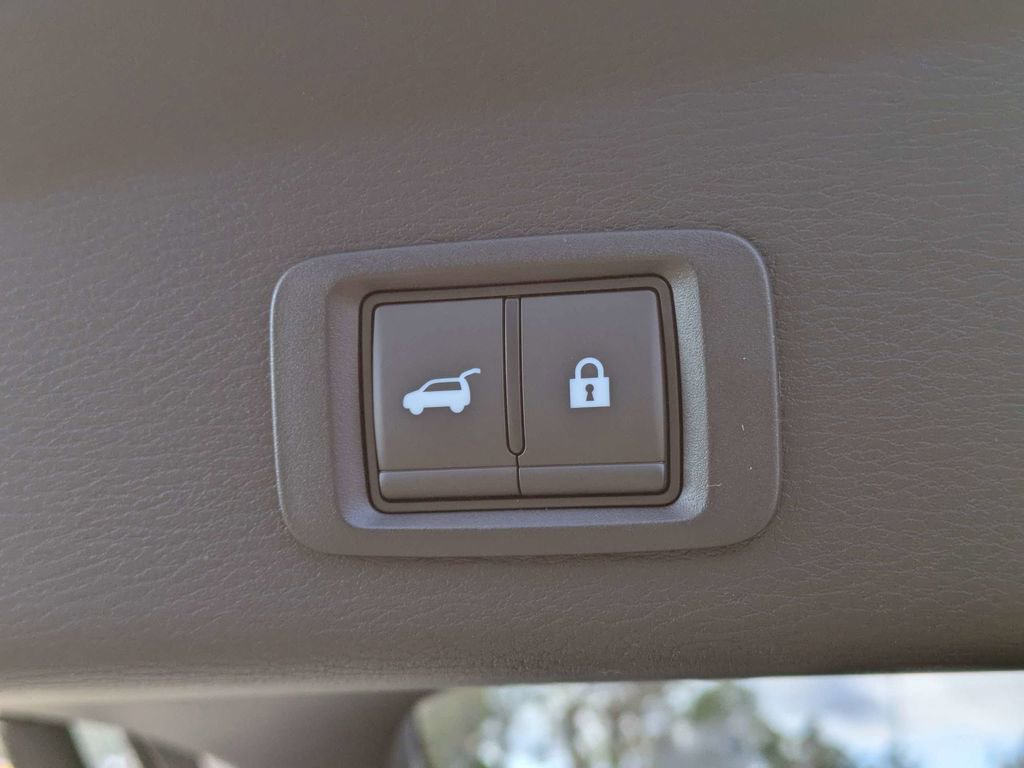 New 2026 Mitsubishi Outlander SE FWD image 13