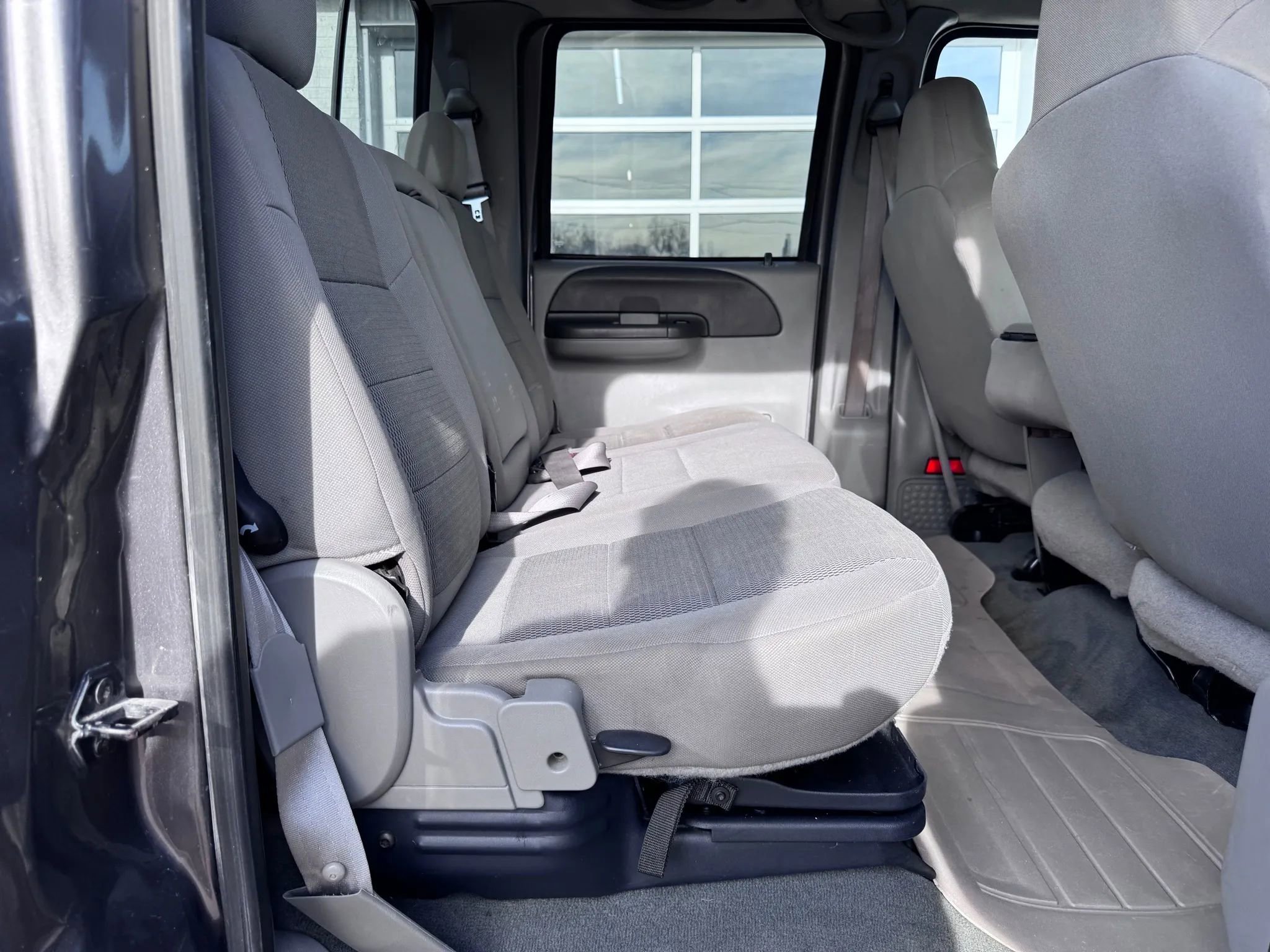 Used 2004 Ford F350 XLT image 11