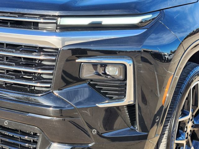 Used 2025 Chevrolet Traverse High Country FWD image 17