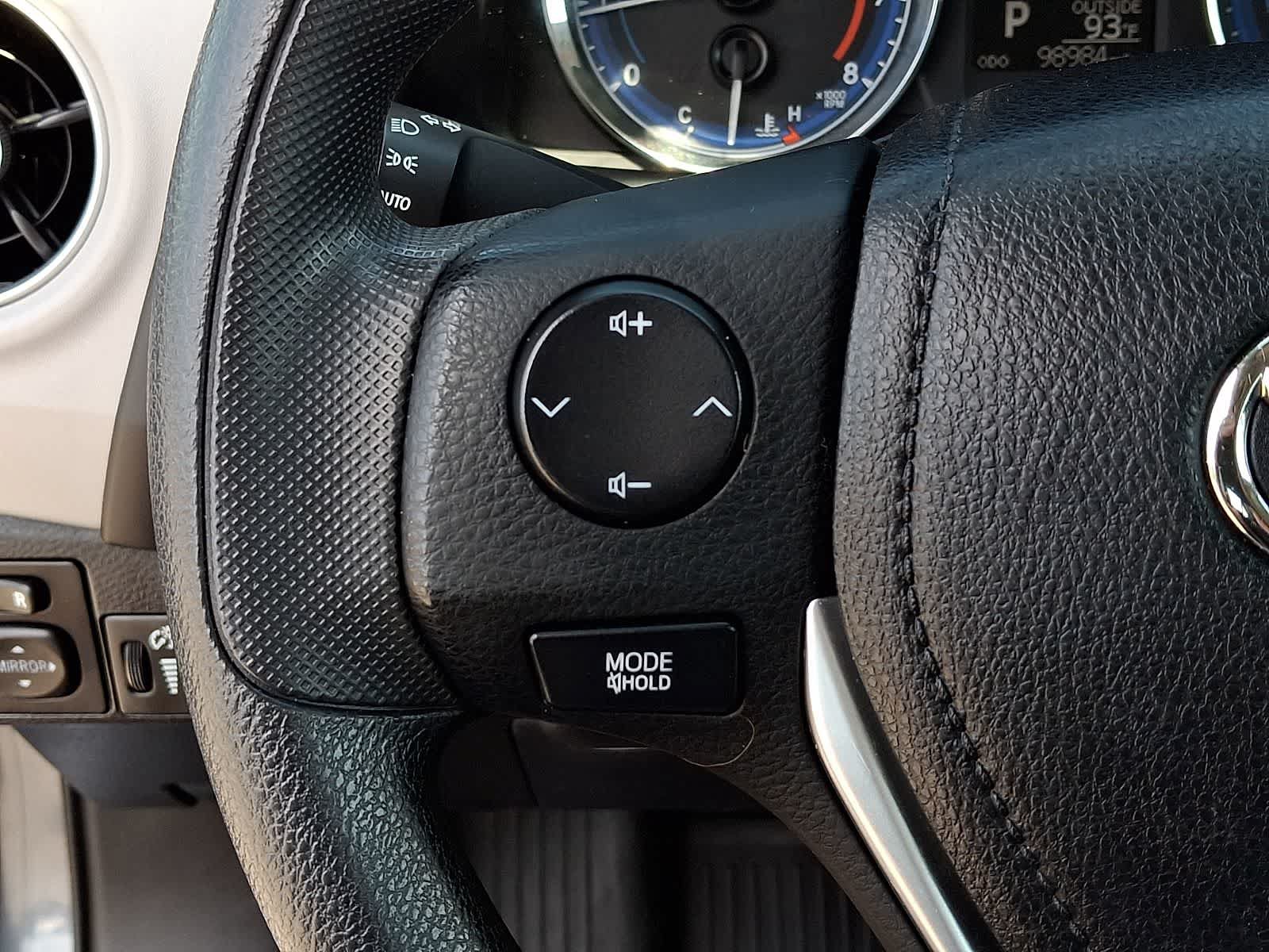 Certified 2018 Toyota Corolla LE FWD image 22
