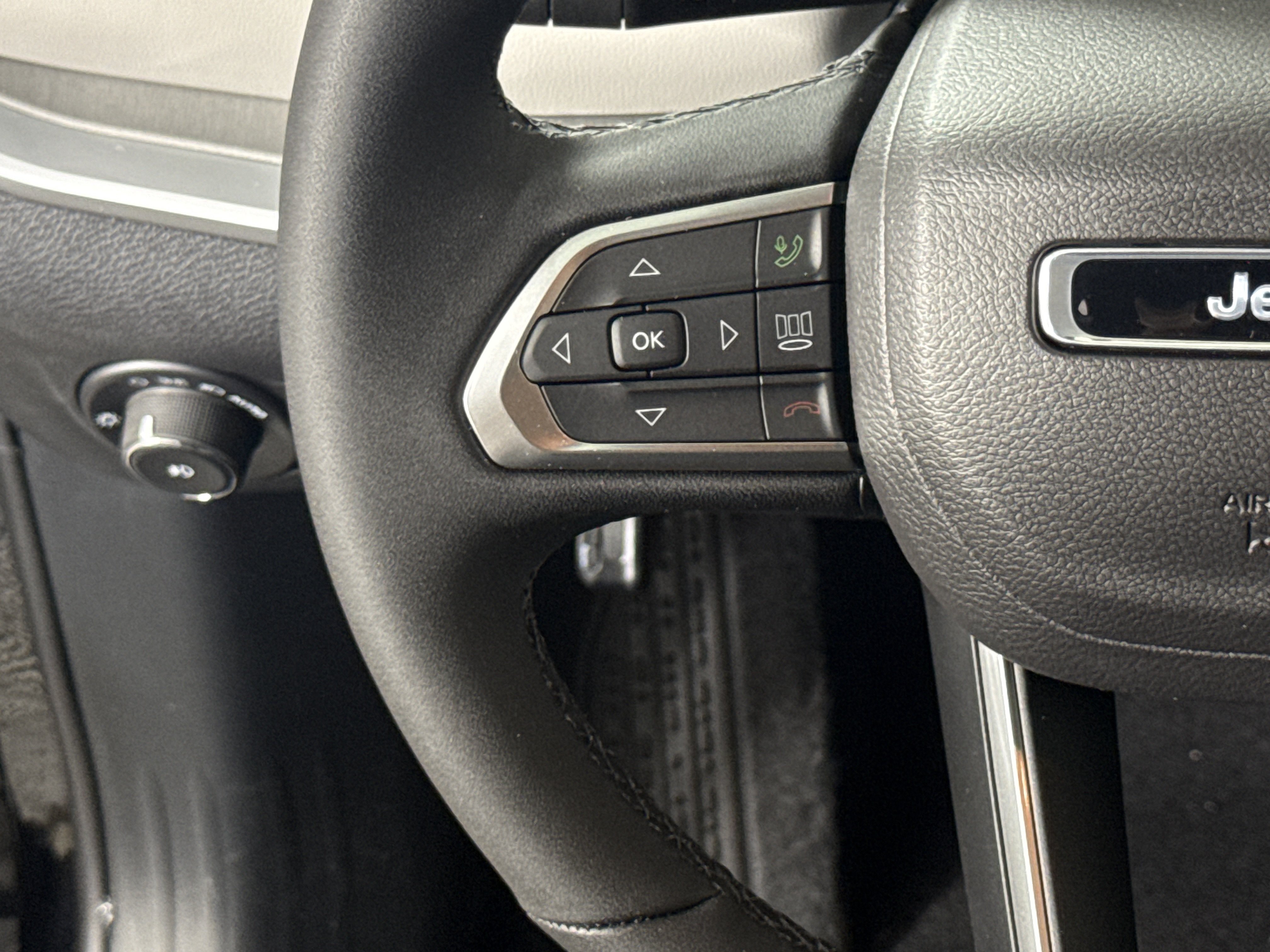 New 2026 Jeep Compass Limited AWD/4WD image 17