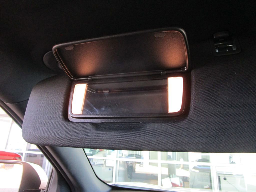 Used 2025 Chevrolet Equinox LT image 36