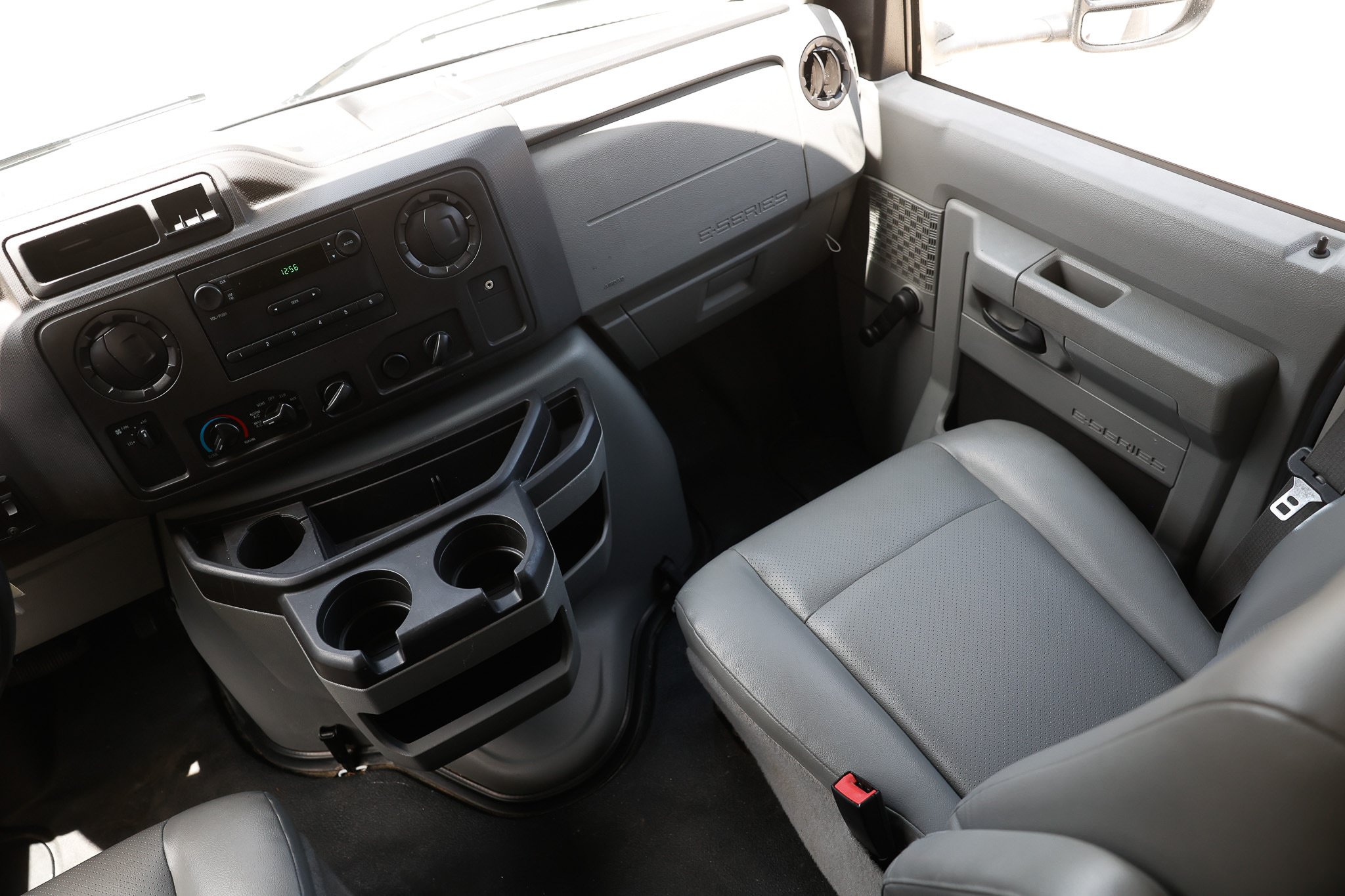 Used 2018 Ford E-350 and Econoline 350 Super Duty RWD image 20