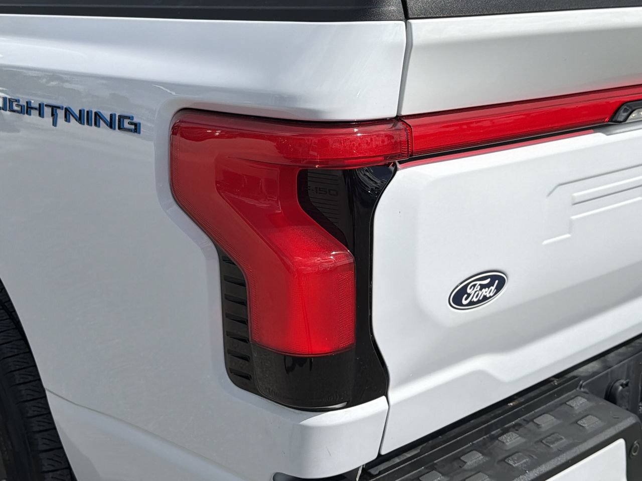 Used 2024 Ford F150 Lightning Lariat AWD/4WD image 7