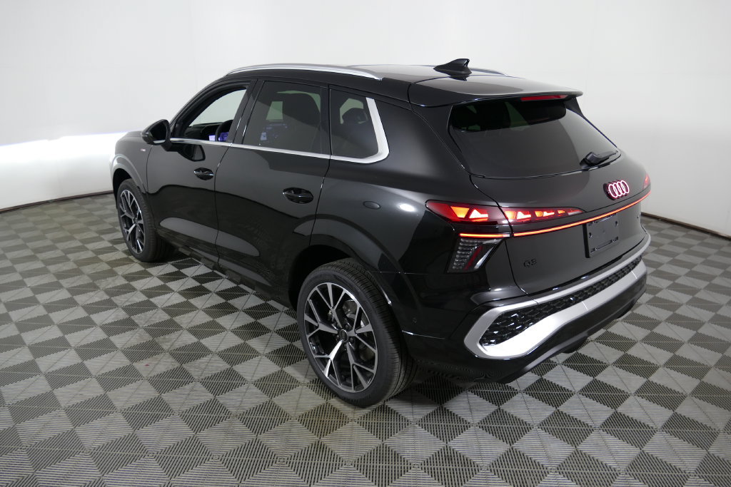 New 2026 Audi Q3 quattro 2.0T AWD/4WD image 5