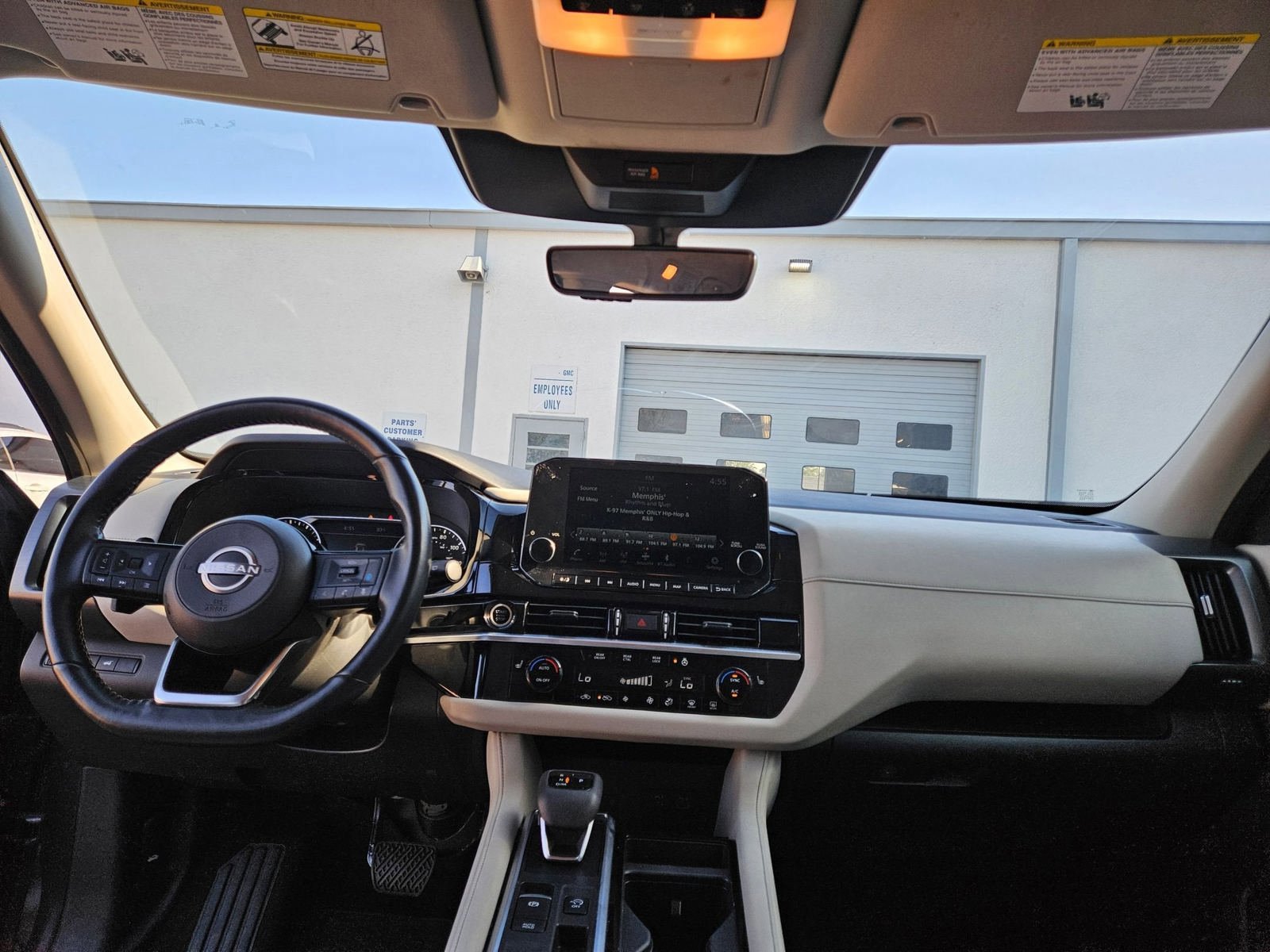 Used 2023 Nissan Pathfinder SL FWD image 28