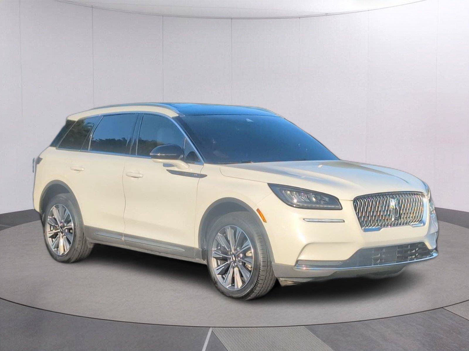 Used 2022 Lincoln Corsair Reserve w/ Elements Package FWD image 9