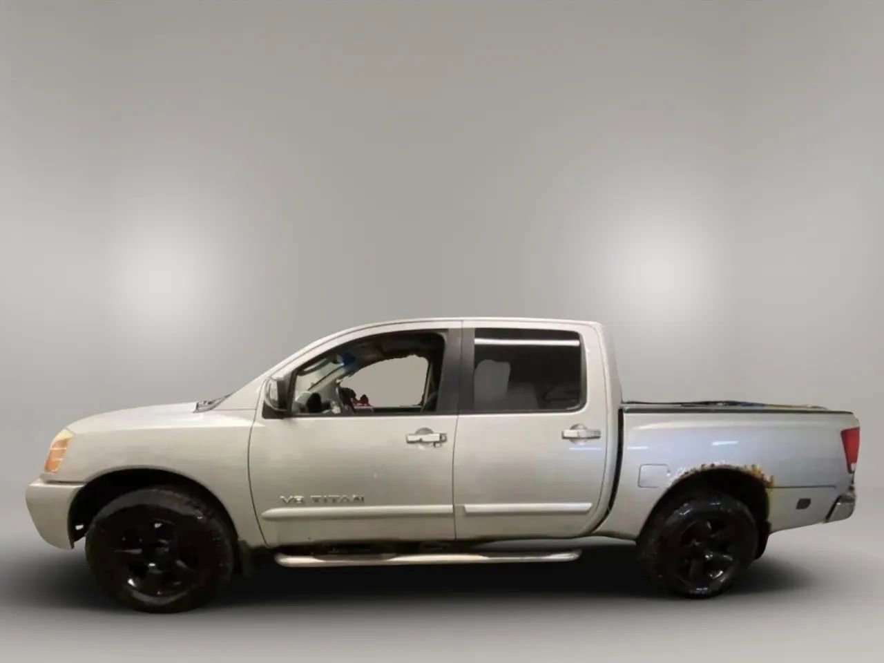 Used 2005 Nissan Titan SE w/ (W01) Utility Bed Pkg image 2