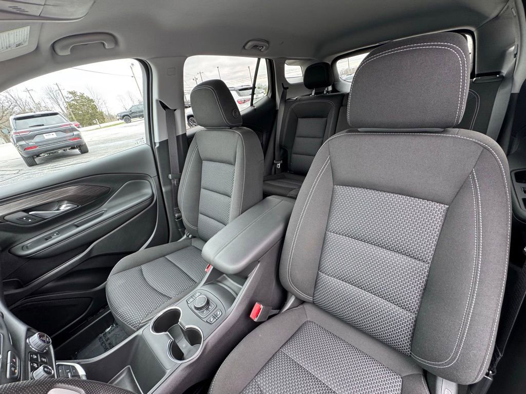 Used 2024 GMC Terrain SLE w/ Driver Convenience Package image 18